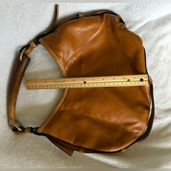 Vintage Early 2000’s hand bag from Express. Cute wooden handle detail. - Picture 4 of 13